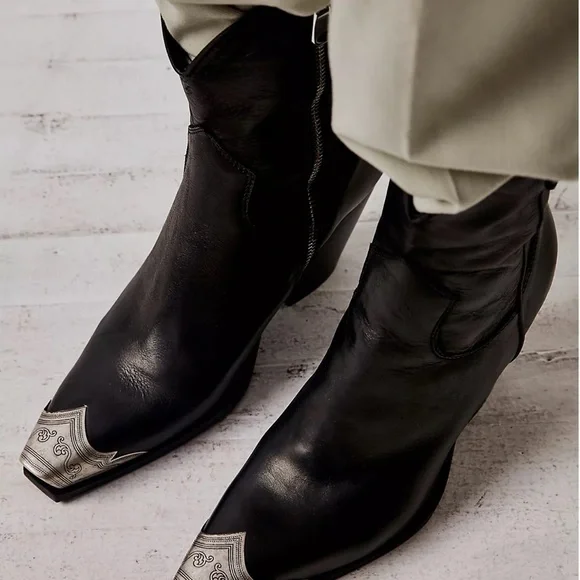 Free People Black Leather Ankle Boots - Picture 3 of 12